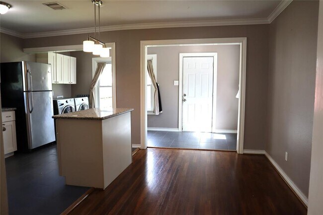 Foto del edificio - 7019 Linden St