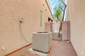 Building Photo - 9344 Vista Waters Ln
