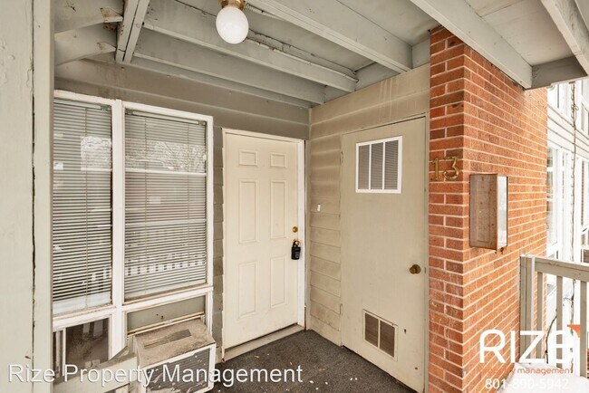 Building Photo - 353-353 1100 E