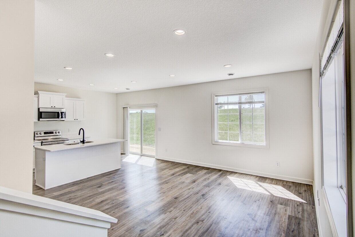 2562 Dawes Place, River Falls, WI 54022 Townhome Rentals in River