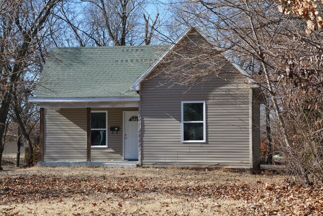 Foto del edificio - 2 Bedroom home, UPDATED