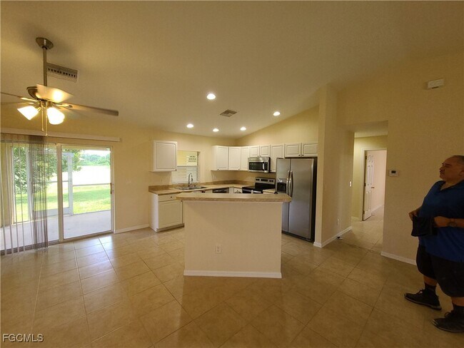 Foto del edificio - 337 SW 29th Ave