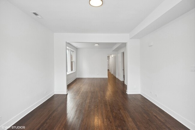 Building Photo - 2229 W Augusta Blvd