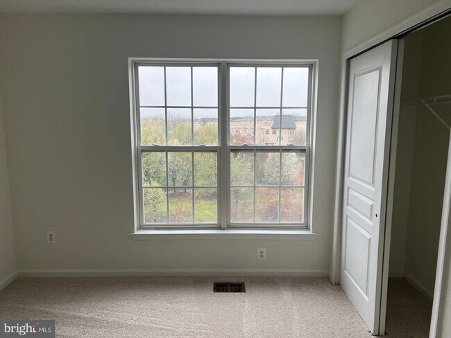 Foto del edificio - 1822 Wheyfield Dr