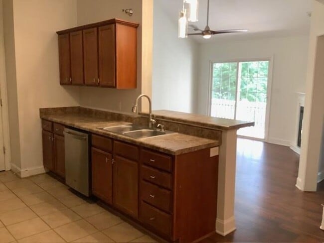 Building Photo - 623 Wyndhurst Dr
