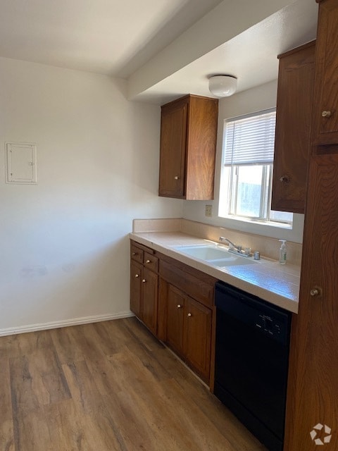 Kitchen Window/Dishwasher - 1304 Amethyst St