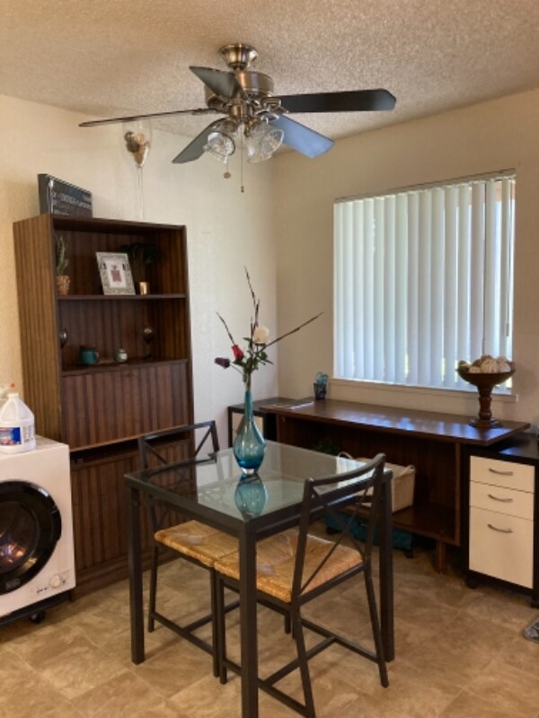 Foto del edificio - 7336 Greenhaven Dr