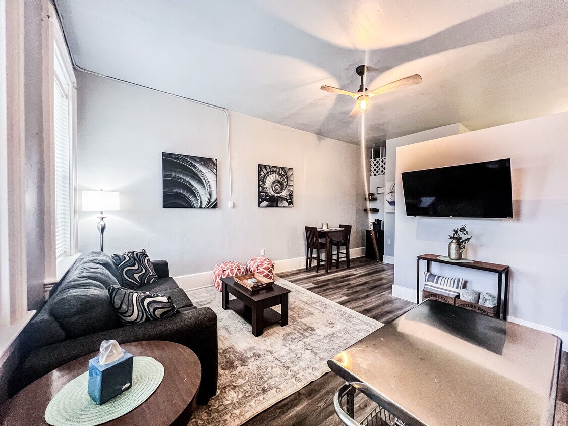 Foto principal - 427 E Mill St