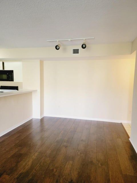 Building Photo - 2640 S University Dr