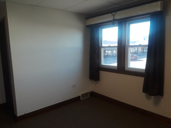 Building Photo - 1205 Cloquet Ave