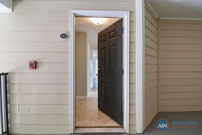 Foto del edificio - Bright, Freshly Updated 2BR/2BA Condo at T...