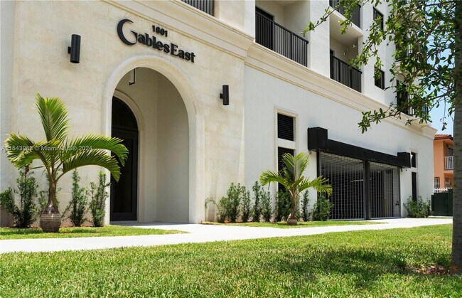 Foto del edificio - 1801 SW 32nd Ave