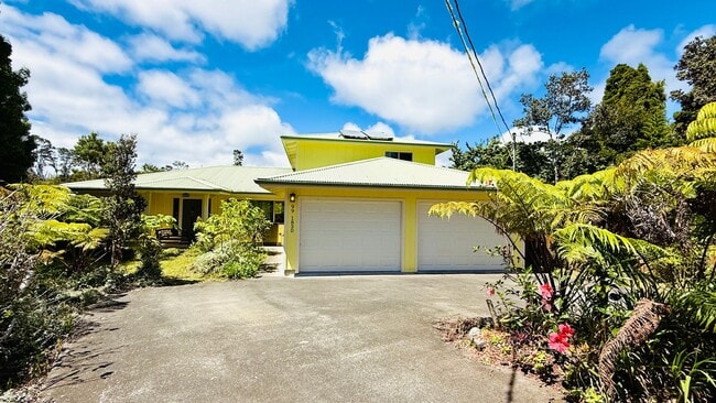 Building Photo - Spacious Volcano Home for Long-Term Rent