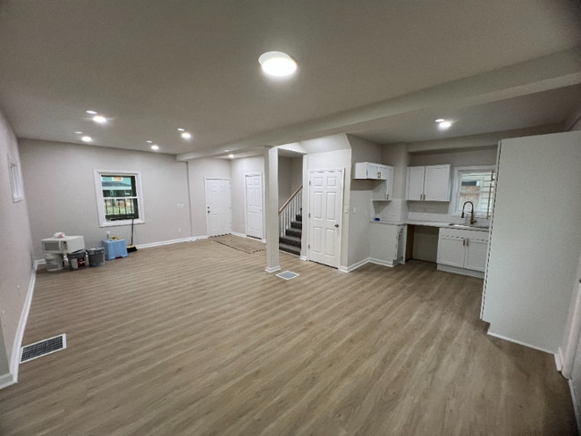 Foto del edificio - 3029 Woodland Ave