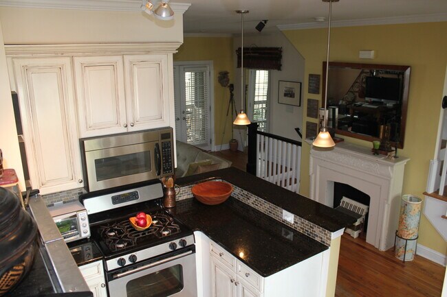 Building Photo - 312 Carlyle Park Dr