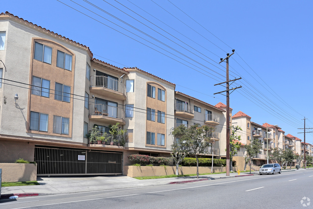 Primary Photo - Villa California Apartments