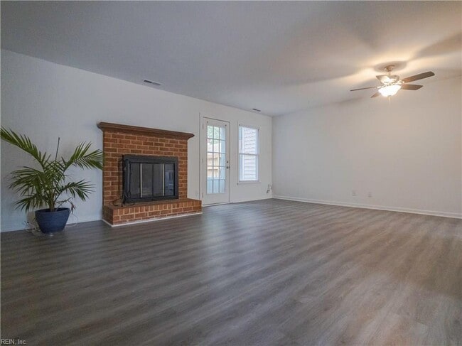 Open Family Room - 2407 Rennie Dr