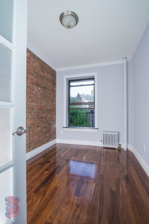Primary Photo - 350 W 21st St