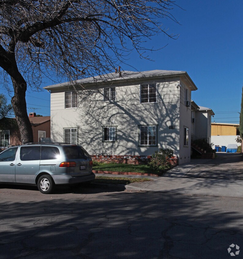 Building Photo - 177 W Ash Ave