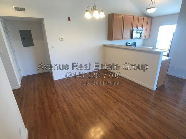 Foto del edificio - 11300 Spring Creek Ln