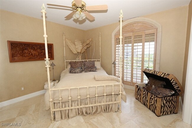 Foto del edificio - 8665 Bay Colony Dr