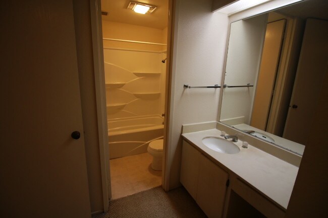 Foto del edificio - 2113 Shelter Creek Ln