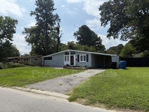 Building Photo - 1021 Mineola Dr