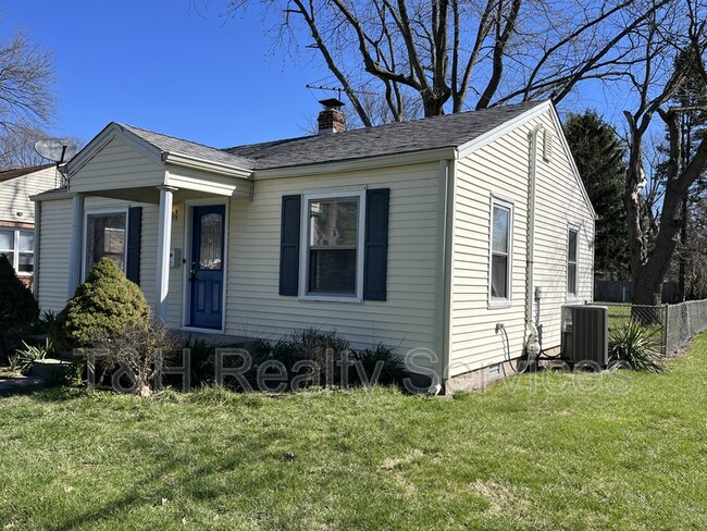 Building Photo - 1827 N Spencer Ave