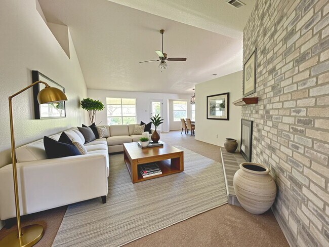Building Photo - 360 Virtual Tour Available