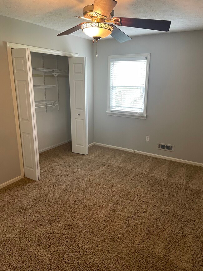 Master Bedroom - 104 Whispering Hills Blvd