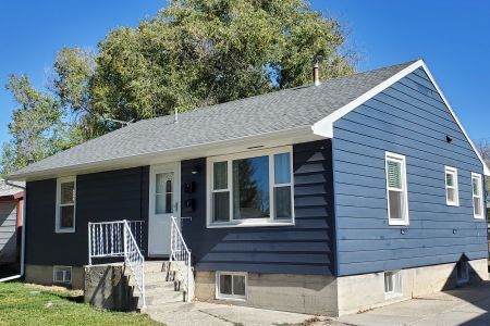 Building Photo - 609 5th Ave