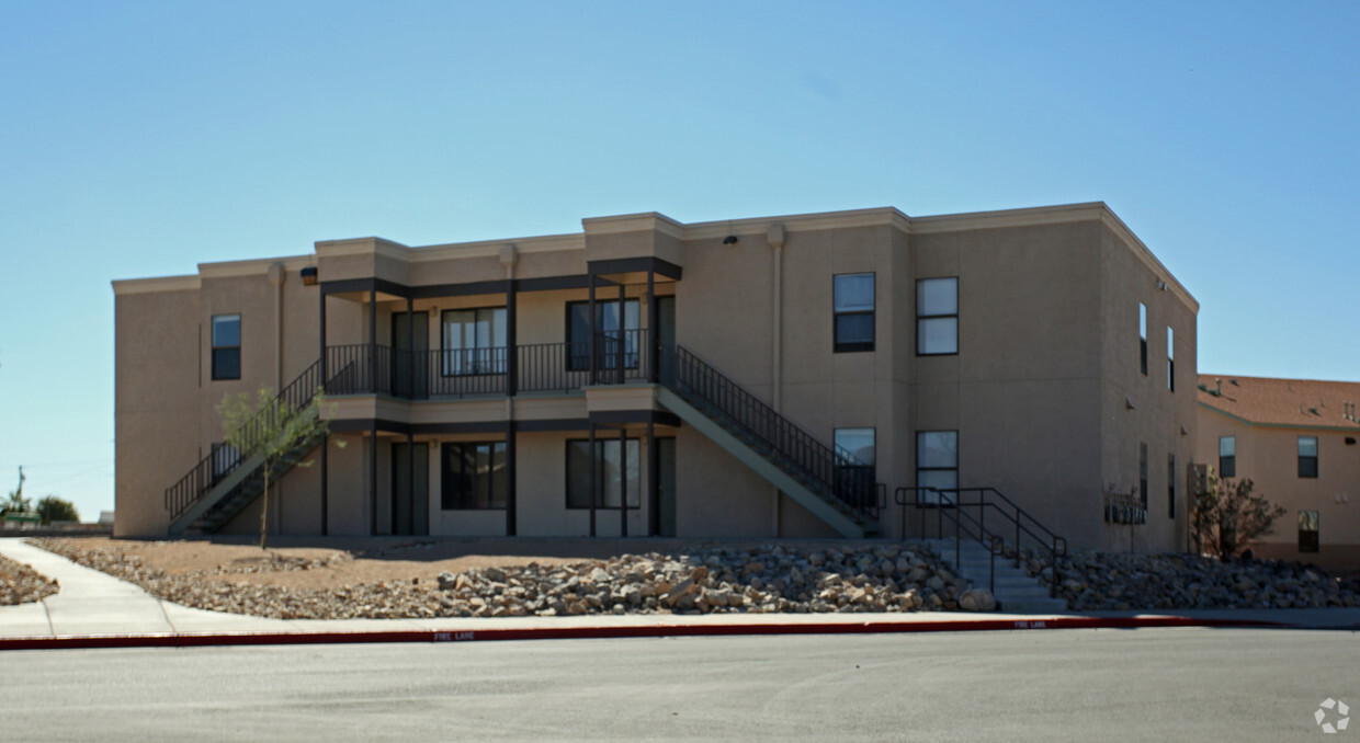 Building Photo - Tierra Encantada
