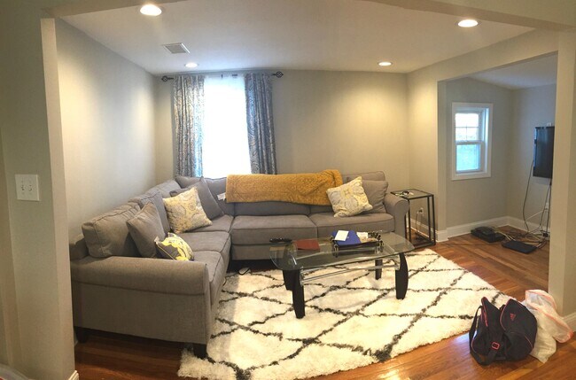 Living Room Space Open Concept - 4 School Street Ext