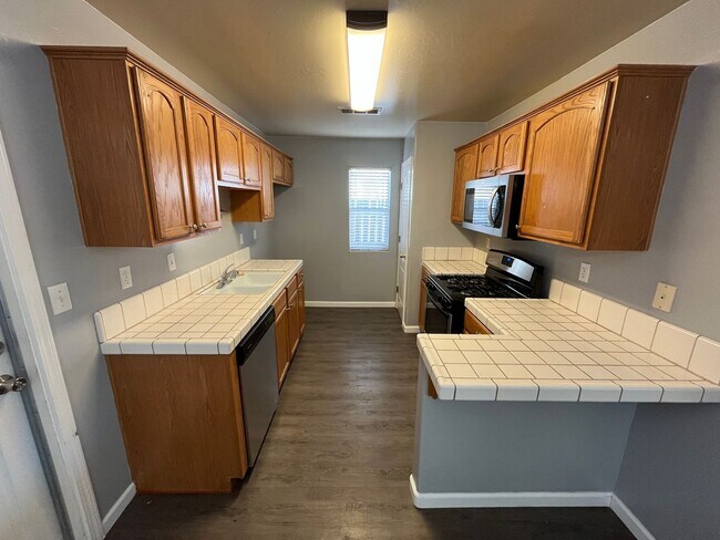 Foto del edificio - Wonderful Porterville Home Coming Soon!