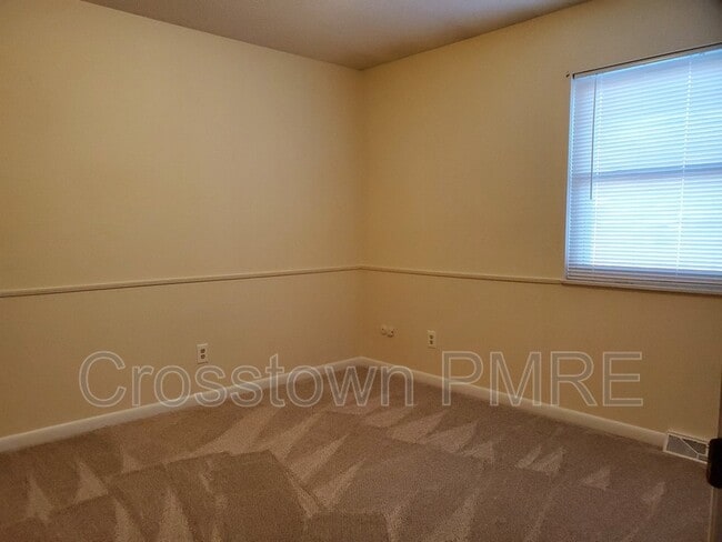 Building Photo - 1105 1st St
