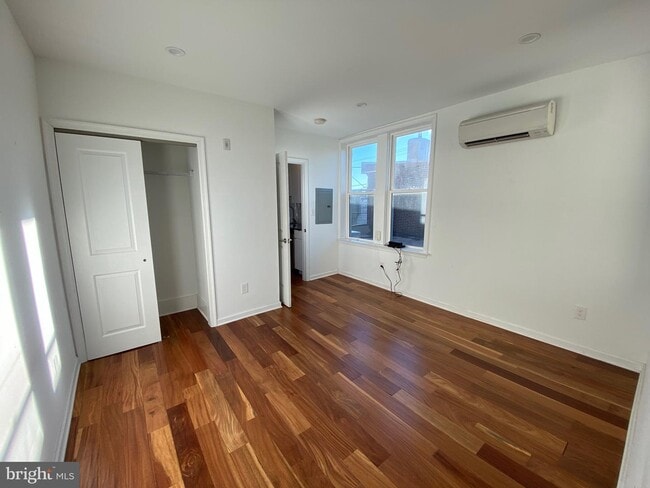 Foto del edificio - 2442 Cedar St
