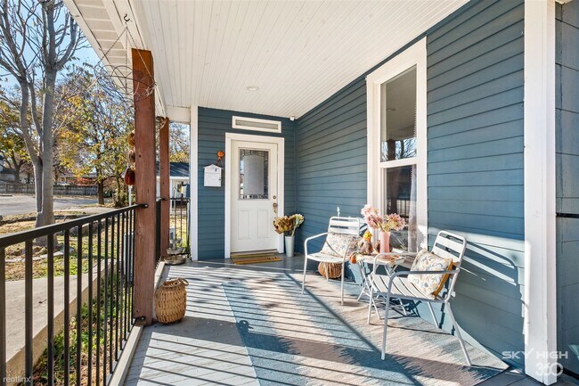 Building Photo - 3 br, 2 bath House - 120 North 5th Street