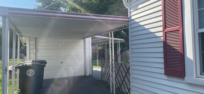 Building Photo - 1731 Fauver Ave