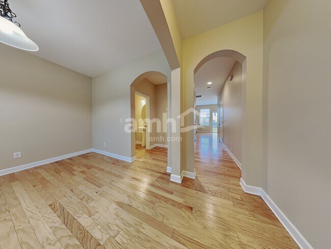 Foto del edificio - 228 Longford Dr