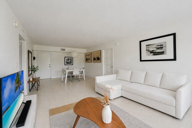 Building Photo - 255 Galen Dr