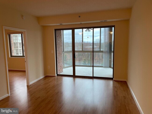 Building Photo - 3100 N Leisure World Blvd