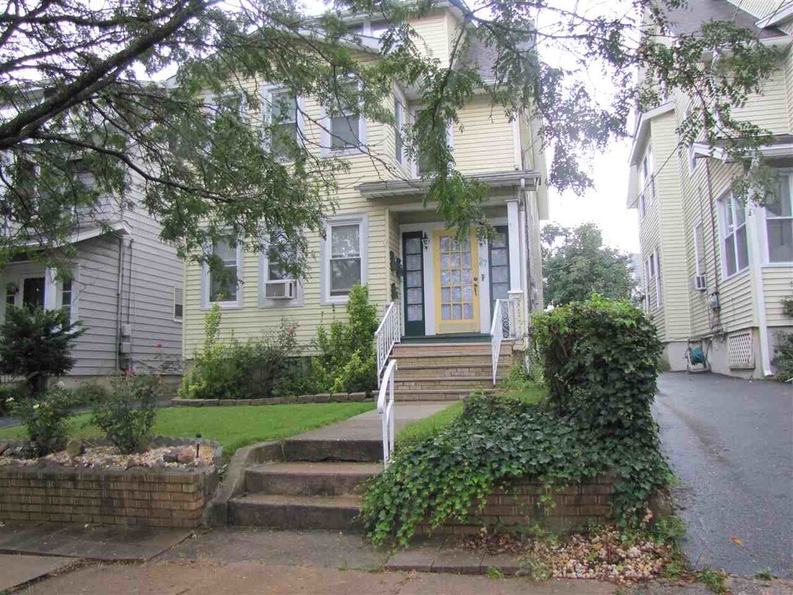 Primary Photo - 27 Grenada Pl