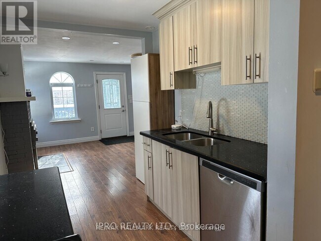 Photo du bâtiment - 853 Fourth St