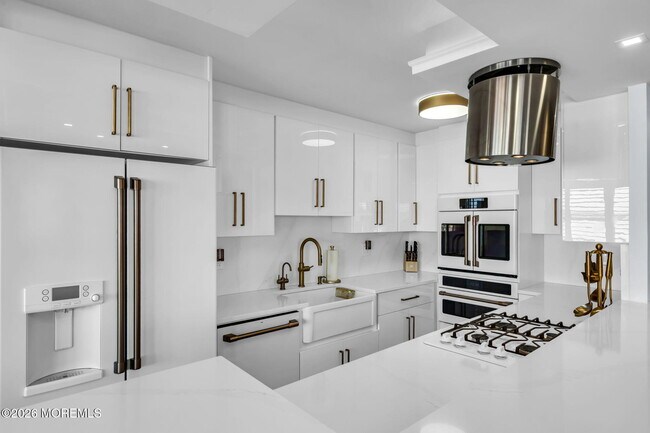 Foto del edificio - 28 Riverside Ave