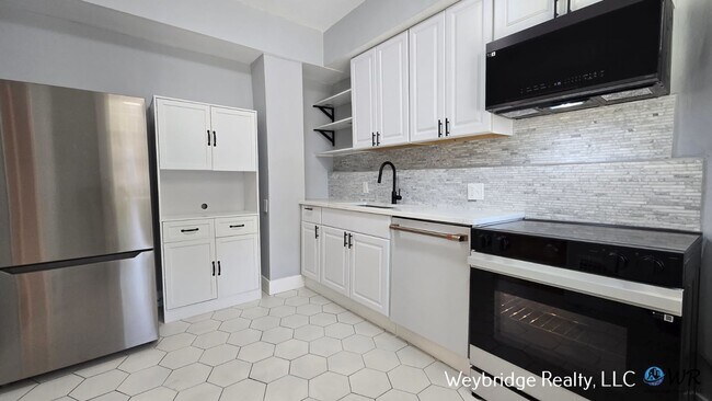 Building Photo - 923 Rogers Pl