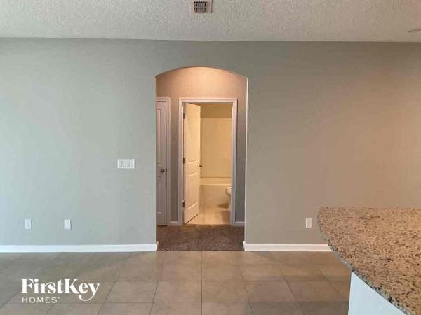 Building Photo - 78611 Goldfinch Ln