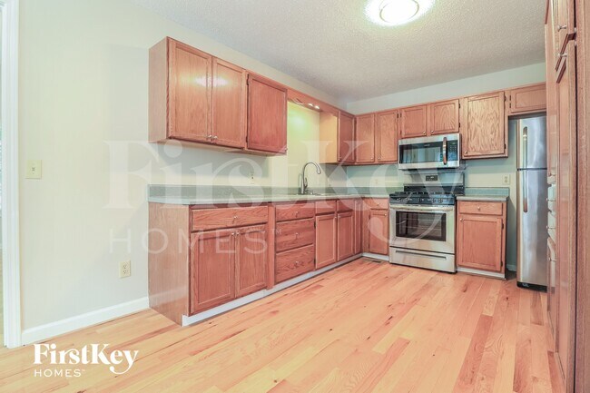 Foto del edificio - 124 Spring Dr