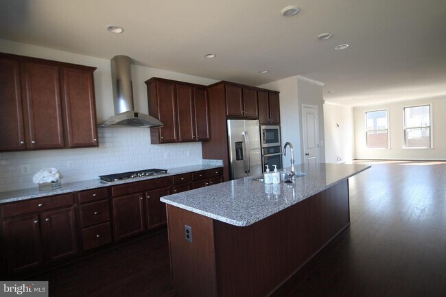 Building Photo - 42504 Dogwood Glen Square