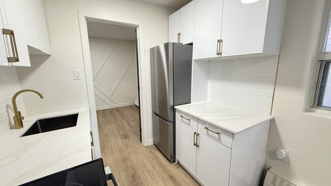 Building Photo - 60 Triller Ave