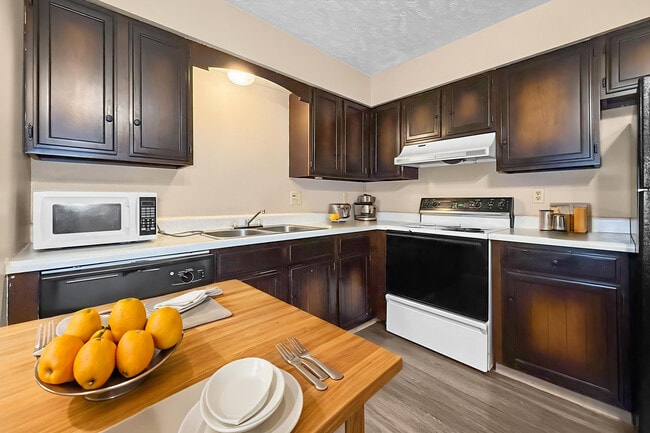 Kitchen - Wildewood Commons